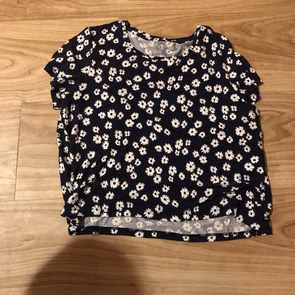 Aero barely cropped navy shirt with white daisies - Picture 4 of 5